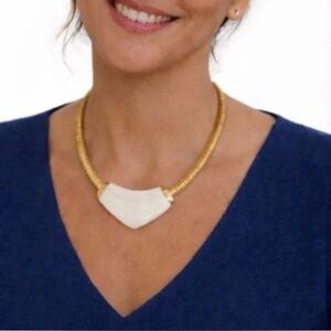 Vintage ivory enamel Accent pendant/ gold tone choker necklace by park lane